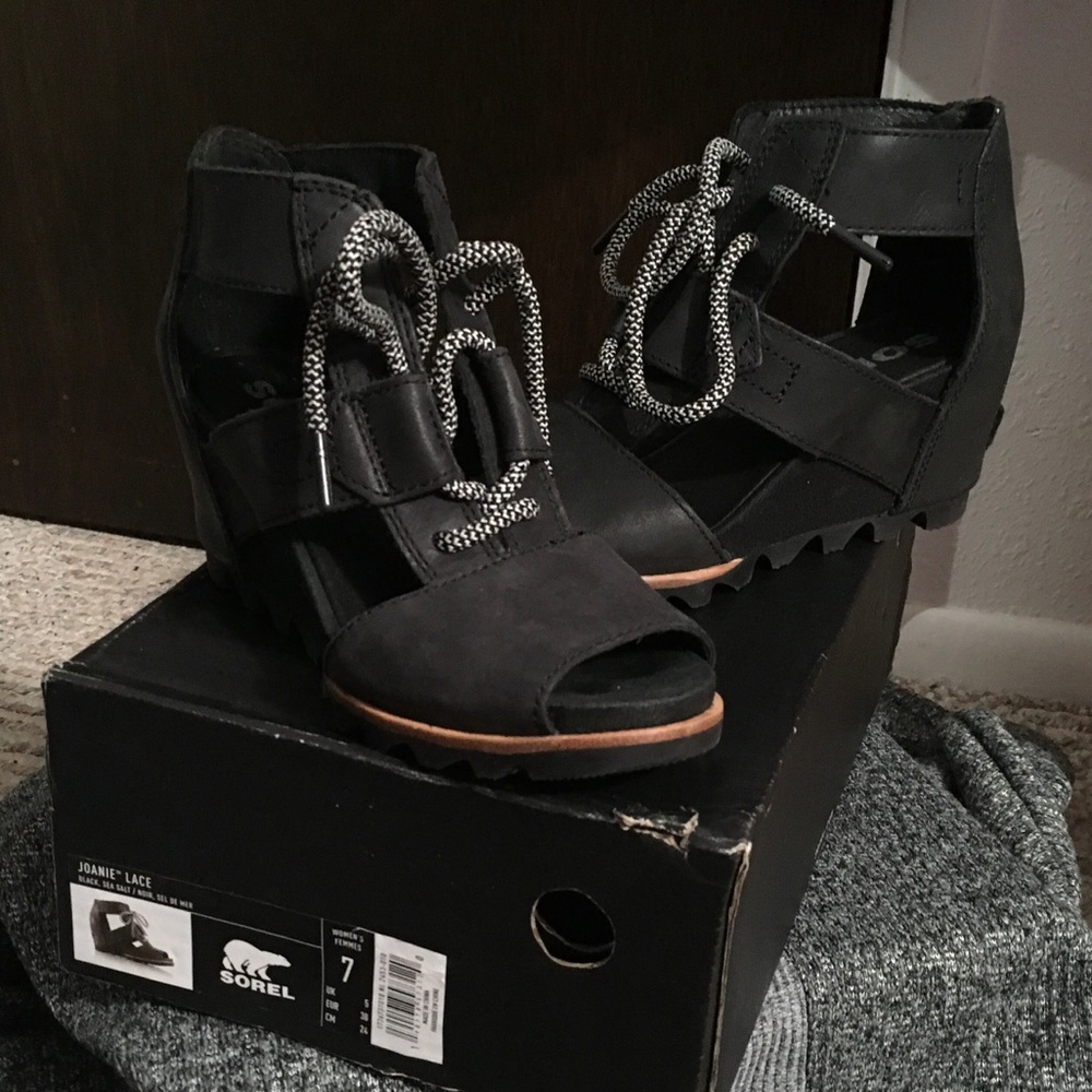 SOREL Women’s Joanie Wedge Lace Sandals Black